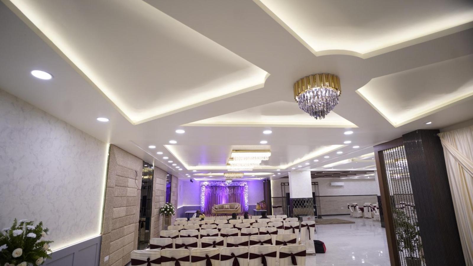 The Imperial Hotel And Convention Centre カーンプル エクステリア 写真