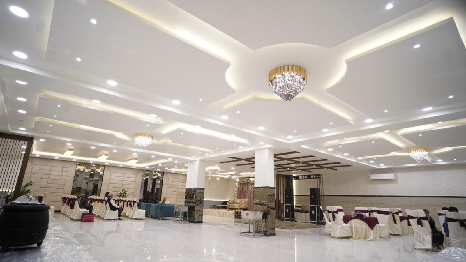 The Imperial Hotel And Convention Centre カーンプル エクステリア 写真