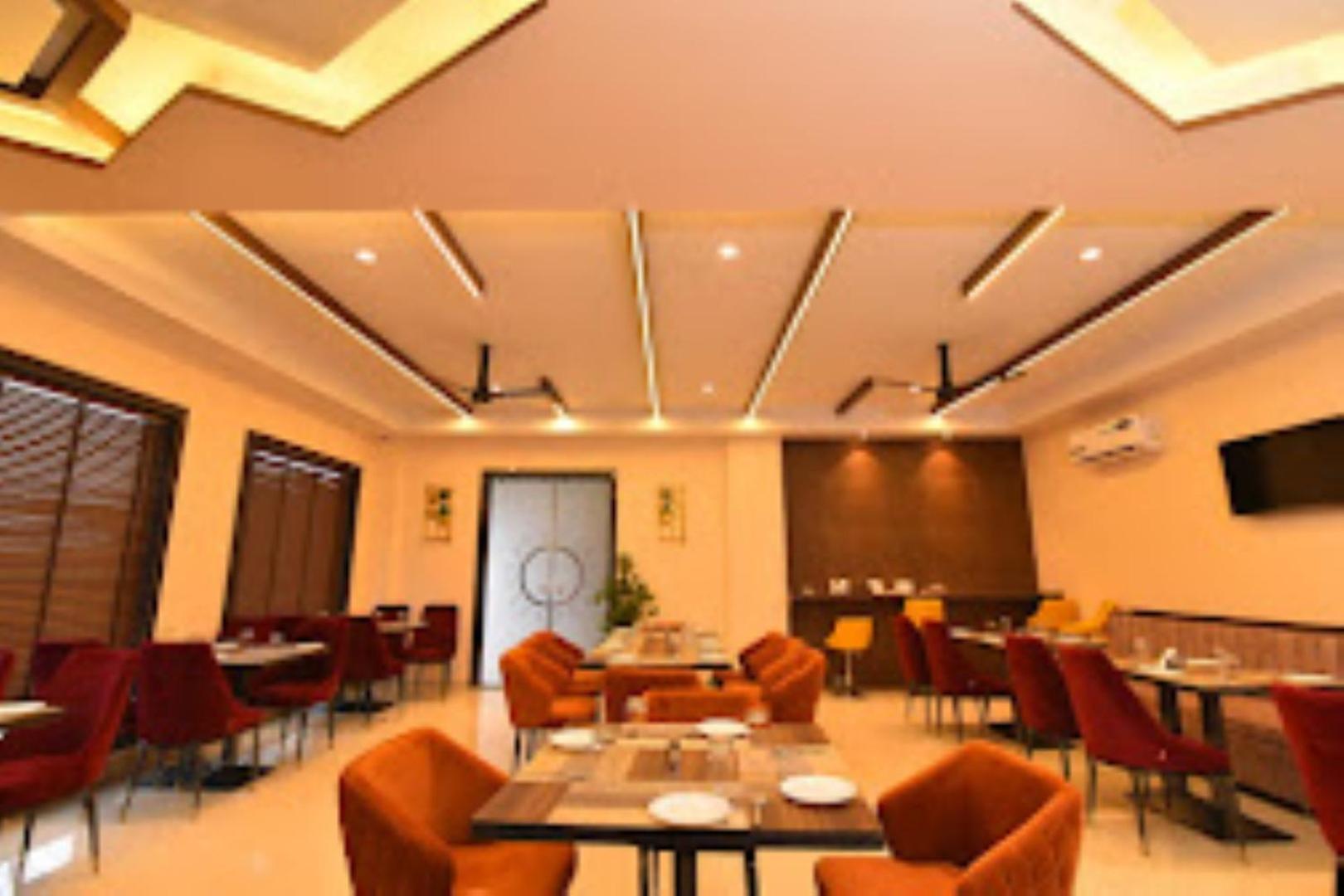 The Imperial Hotel And Convention Centre カーンプル エクステリア 写真